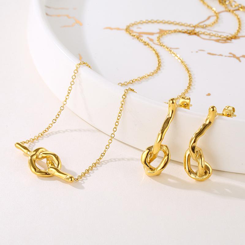 2023 Trendy French-Inspired Minimalist Knotted Necklace & Earrings: High-End, Unique Luxury Design 18K Gold
2023 Trendy French-Inspired Minimalist Knotted Necklace & Earrings: High-End, Unique Luxury Design 18K Gold