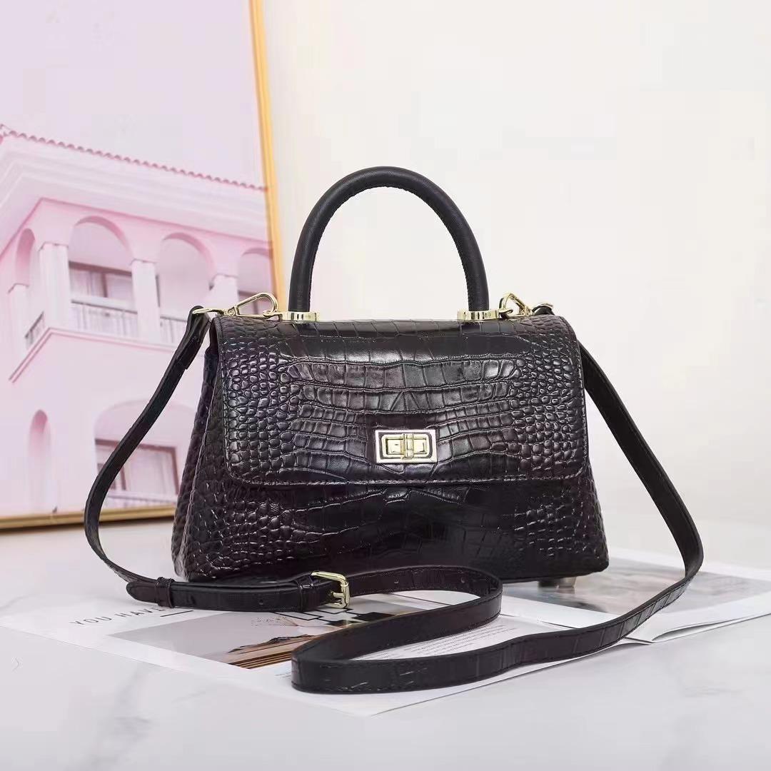 2025 новая женская сумка с крокодиловым узором, легкая, роскошная, универсальная, трендовая, высококачественная, кожаная сумка, модная, сумка-мессенджер через плечо 25*9*15cm чёрный