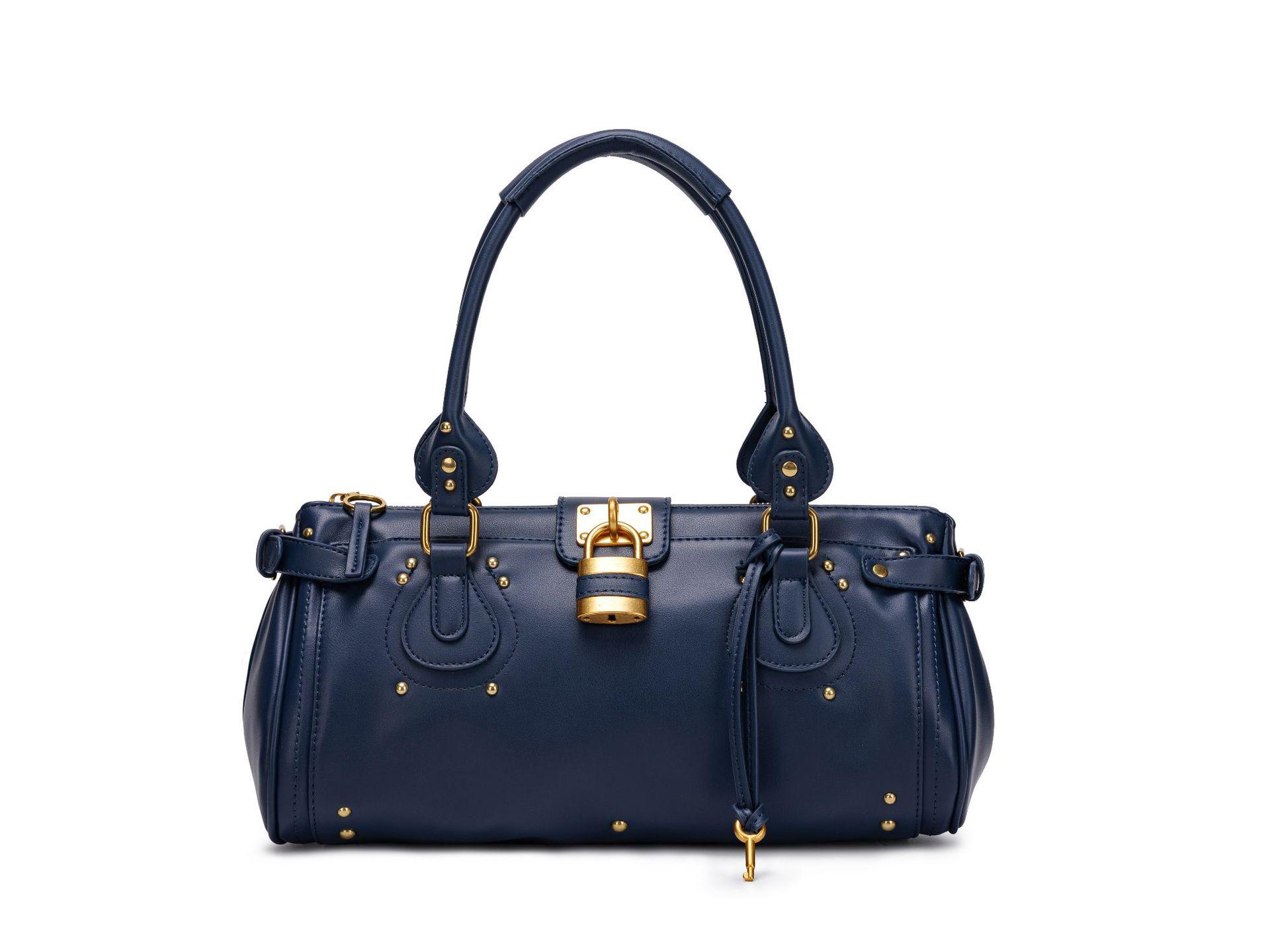 Retro Millennial Spicy Girl Large Lock Motorcycle Handbag 35*15*18cm темно-синий
Retro Millennial Spicy Girl Large Lock Motorcycle Handbag 35*15*18cm темно-синий