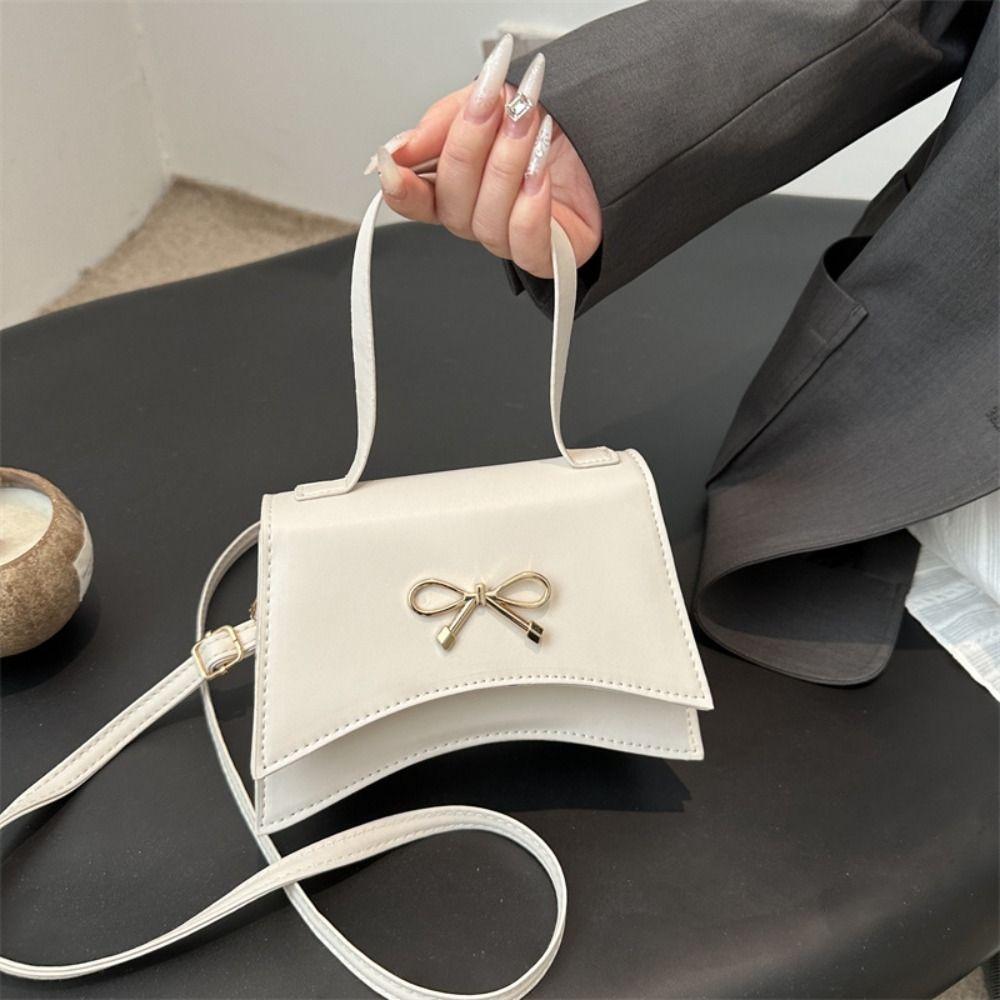 PU Leather Y2k Bow Shoulder Bags Solid Color Women Handbag Fashionable Bowknot Armpit Bag Lady чорний
PU Leather Y2k Bow Shoulder Bags Solid Color Women Handbag Fashionable Bowknot Armpit Bag Lady чорний