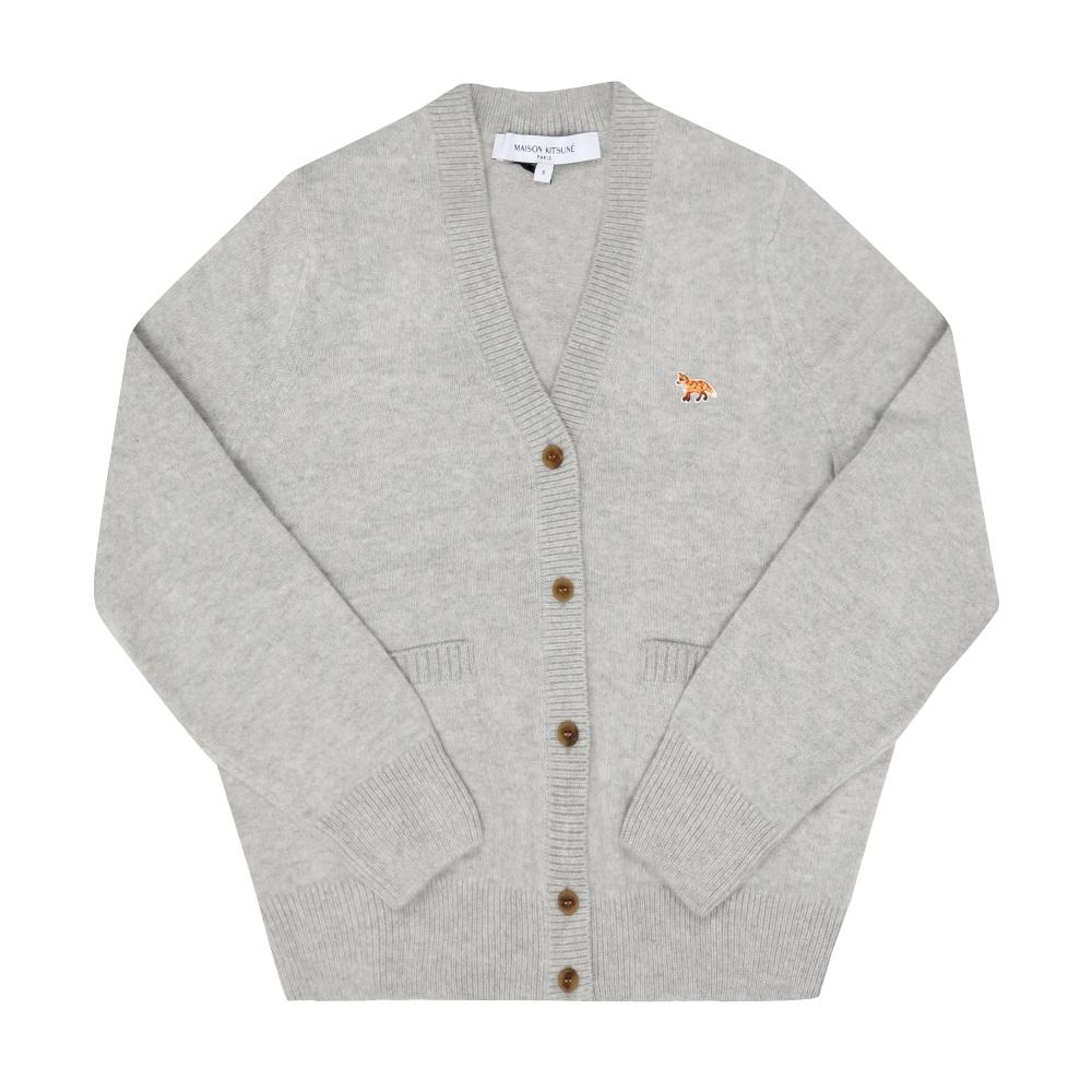 Maison Kitsune Baby Fox Patch V Neck Cardigan H120 Pw00501kt1006 PW00501KT1006 H120 (S)
Maison Kitsune Baby Fox Patch V Neck Cardigan H120 Pw00501kt1006 PW00501KT1006 H120 (S)