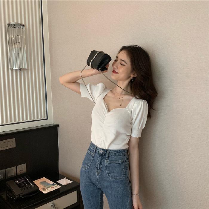 Летняя новая корейская версия ретро рукав-фонарик короткий низ тонкий V-образный вырез короткий рукав трикотажный свитер футболка для женщин one size fits all белый
Летняя новая корейская версия ретро рукав-фонарик короткий низ тонкий V-образный вырез короткий рукав трикотажный свитер футболка для женщин one size fits all белый