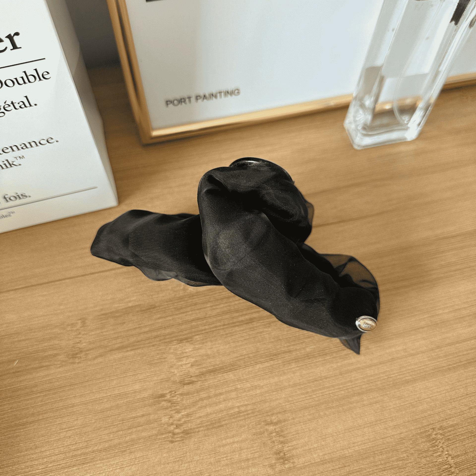 1 шт. сетчатая плиссированная заколка для волос для женщин, большая роскошная заколка для волос, заколка для волос на затылок, заколка-акула.
1 шт. сетчатая плиссированная заколка для волос для женщин, большая роскошная заколка для волос, заколка для волос на затылок, заколка-акула.