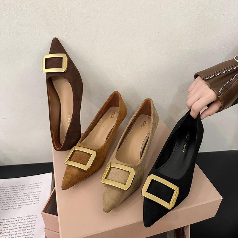 French high heels women s black work shoes temperament celebrity light mouth stiletto new pointed red wedding shoes autumn and winter 40 коричневий
French high heels women s black work shoes temperament celebrity light mouth stiletto new pointed red wedding shoes autumn and winter 40 коричневий