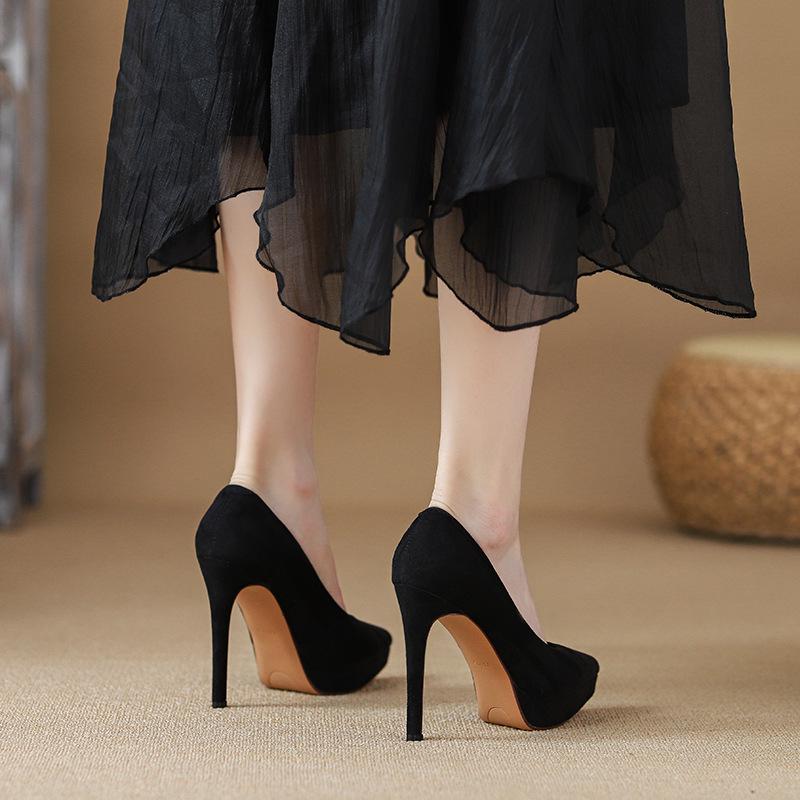 Single shoes women s 2025 new black pointed thin heels high heels waterproof table patent leather shallow mouth women s shoes wedding shoes banquet 34 чёрный
Single shoes women s 2025 new black pointed thin heels high heels waterproof table patent leather shallow mouth women s shoes wedding shoes banquet 34 чёрный