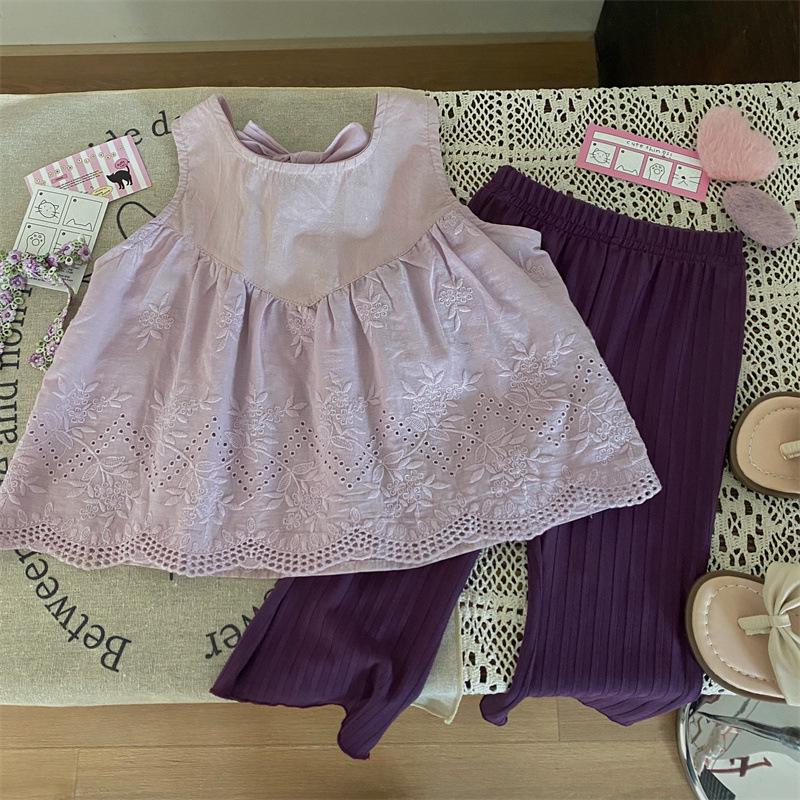 2024 Summer Korean Style Girls Sleeveless Lace Babydoll Top & Fashionable Pants Set 80 cm
2024 Summer Korean Style Girls Sleeveless Lace Babydoll Top & Fashionable Pants Set 80 cm