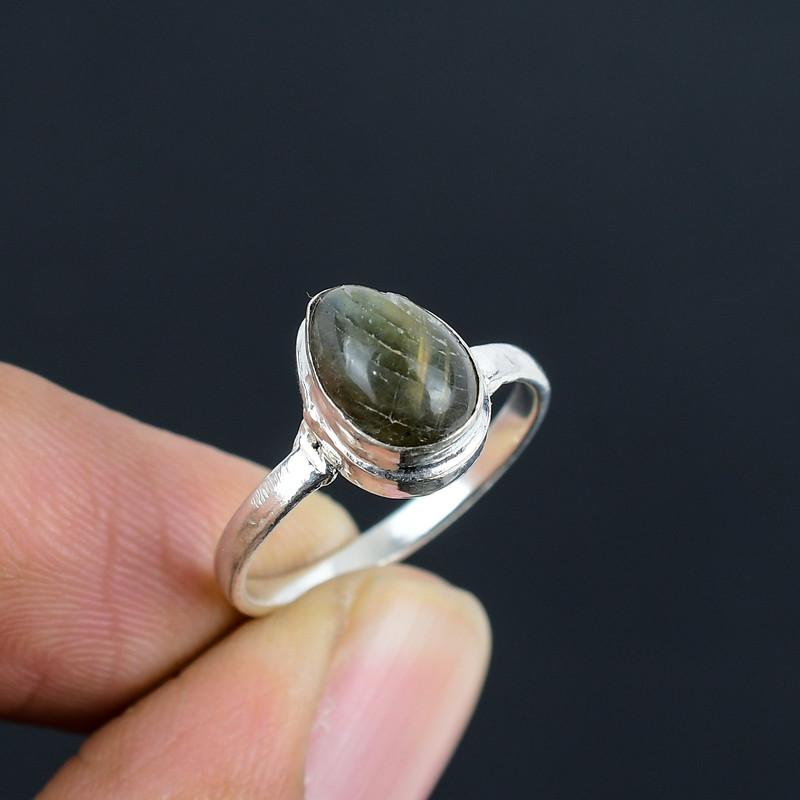 Labradorite Ring 7x10 MM Cabochon Hand Crafted Stone Fine Polished 925 Sterling Silver Ring with Unique Design Gift Wedding Engagement коричневий
Labradorite Ring 7x10 MM Cabochon Hand Crafted Stone Fine Polished 925 Sterling Silver Ring with Unique Design Gift Wedding Engagement коричневий
