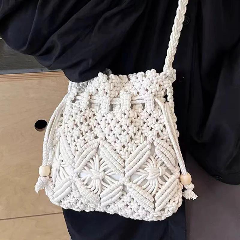Women s Large Capacity Straw Woven Handbag Summer High-End Feel Crossbody Bucket Bag Soft Material Hand-Held Fashion Accessory
Women s Large Capacity Straw Woven Handbag Summer High-End Feel Crossbody Bucket Bag Soft Material Hand-Held Fashion Accessory