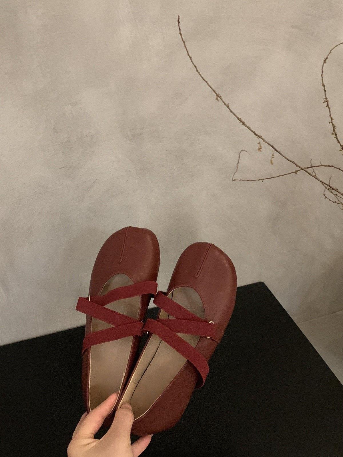 French retro inner height increase cross belt Mary Jane shoes women s 2025 new shallow mouth with skirt ballet shoes 39 червоний
French retro inner height increase cross belt Mary Jane shoes women s 2025 new shallow mouth with skirt ballet shoes 39 червоний