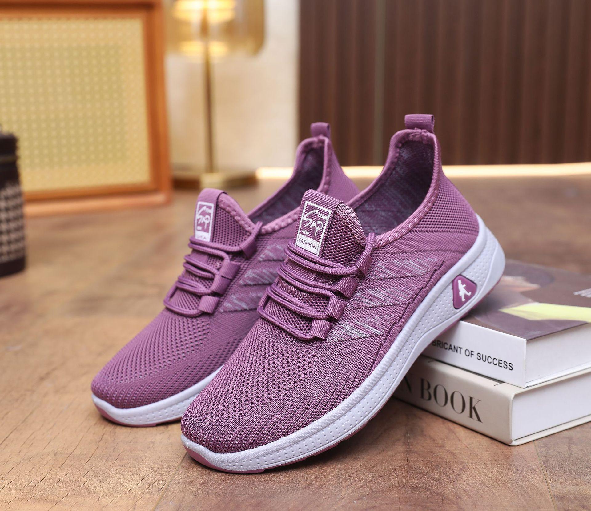 Spring and summer new old Beijing cloth shoes women s shoes non-slip, breathable and comfortable lazy shoes, spot supply from foreign trade export man 41
Spring and summer new old Beijing cloth shoes women s shoes non-slip, breathable and comfortable lazy shoes, spot supply from foreign trade export man 41