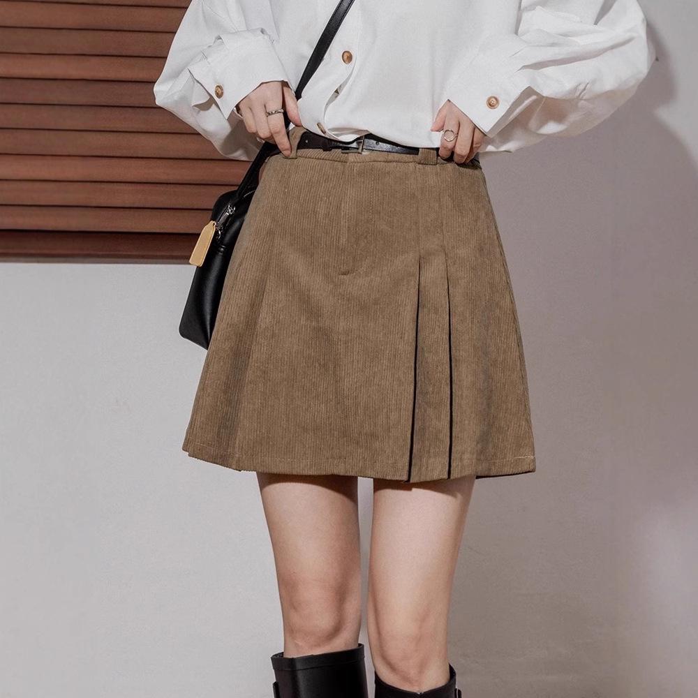 Women s Black Corduroy High Waist Pleated Midi Skirt - A-Line, Bodycon, Autumn/Winter Collection. L
Women s Black Corduroy High Waist Pleated Midi Skirt - A-Line, Bodycon, Autumn/Winter Collection. L