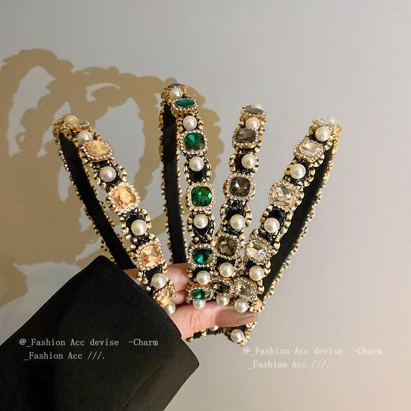 Rhinestone Pearl Korean Anti-Slip Headband: Fashionable, Versatile Hair Accessory for Women
Rhinestone Pearl Korean Anti-Slip Headband: Fashionable, Versatile Hair Accessory for Women