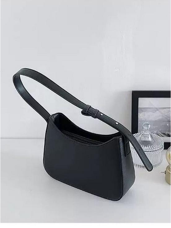 Высококачественная сумка через плечо в корейском стиле: Модный тренд весна/лето чёрный
Высококачественная сумка через плечо в корейском стиле: Модный тренд весна/лето чёрный