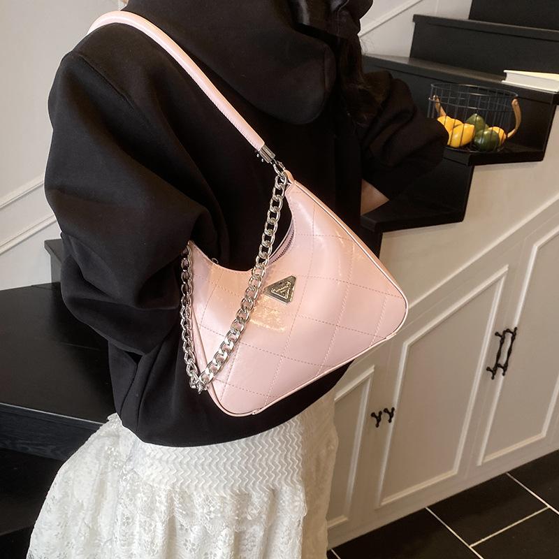 High-end fashion rhombus chain bag women s new textured shoulder bag versatile underarm bag чёрный
High-end fashion rhombus chain bag women s new textured shoulder bag versatile underarm bag чёрный