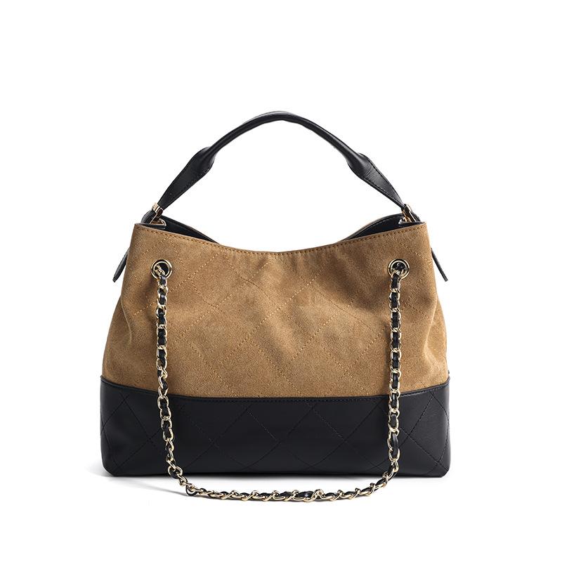 Vintage high-end chain bag, stylish large-capacity handbag, trendy and simple shoulder/crossbody bag 34*13*24CM
Vintage high-end chain bag, stylish large-capacity handbag, trendy and simple shoulder/crossbody bag 34*13*24CM