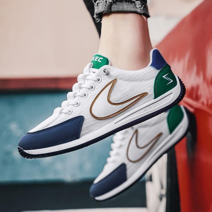 Кроссовки Forrest Gump Board Shoes, новые сетчатые, дышащие и легкие кроссовки для бега на открытом воздухе, модная тенденция для молодых студентов, спортивная и любительская обувь 39 чёрный
Кроссовки Forrest Gump Board Shoes, новые сетчатые, дышащие и легкие кроссовки для бега на открытом воздухе, модная тенденция для молодых студентов, спортивная и любительская обувь 39 чёрный