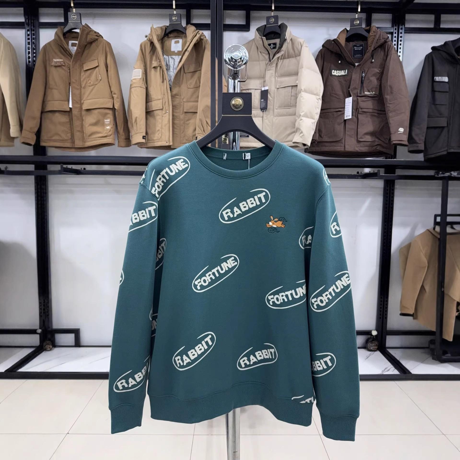 H Brand Men s Autumn Versatile Letter Print Round Neck Hoodie - Breathable, Comfortable, Long Sleeve, Casual Style Size 165 for 105-120 lbs
H Brand Men s Autumn Versatile Letter Print Round Neck Hoodie - Breathable, Comfortable, Long Sleeve, Casual Style Size 165 for 105-120 lbs