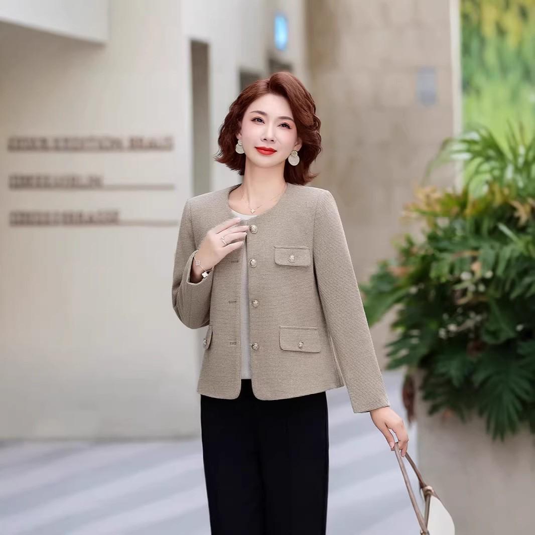 2026 Elegant Plus Size Women s Short Wide-Leg Pants and Chic Jacket for Middle-Aged and Elderly Moms XL (90-105 lbs)
2026 Elegant Plus Size Women s Short Wide-Leg Pants and Chic Jacket for Middle-Aged and Elderly Moms XL (90-105 lbs)