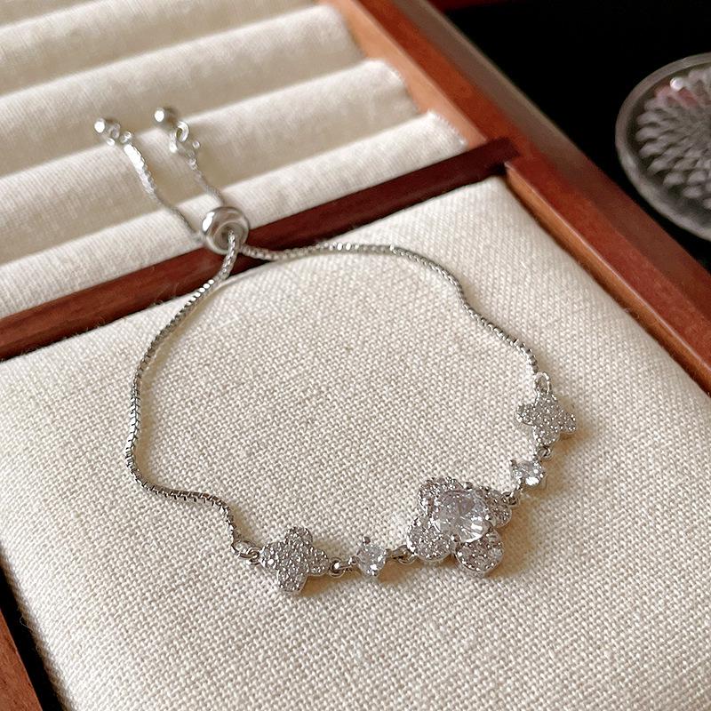 Регулируемый браслет с цветком из циркона в корейском стиле - Милые, Высококлассные Модные Украшения
Регулируемый браслет с цветком из циркона в корейском стиле - Милые, Высококлассные Модные Украшения