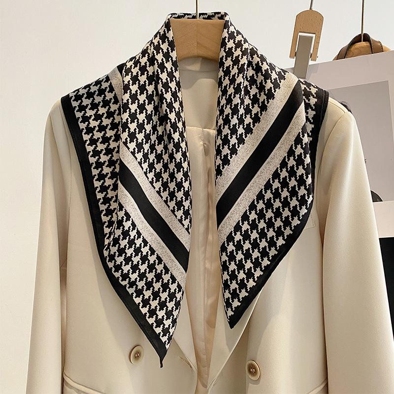 Мода 70 см Хлопковый Квадратный Платок Женский Дизайн с Цветочным Принтом Банданы Женский Платок Повязка на Голову Аксессуары Носовой Платок Волосы 70x70cm
Мода 70 см Хлопковый Квадратный Платок Женский Дизайн с Цветочным Принтом Банданы Женский Платок Повязка на Голову Аксессуары Носовой Платок Волосы 70x70cm