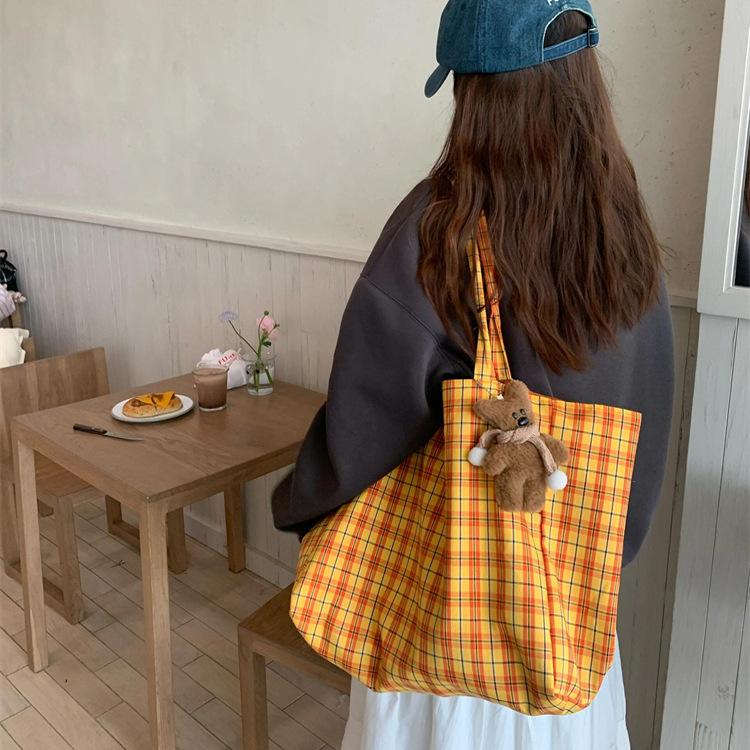 Niche retro plaid canvas bag women s niche simple double-sided shoulder bag large-capacity tote bag жёлтый
Niche retro plaid canvas bag women s niche simple double-sided shoulder bag large-capacity tote bag жёлтый