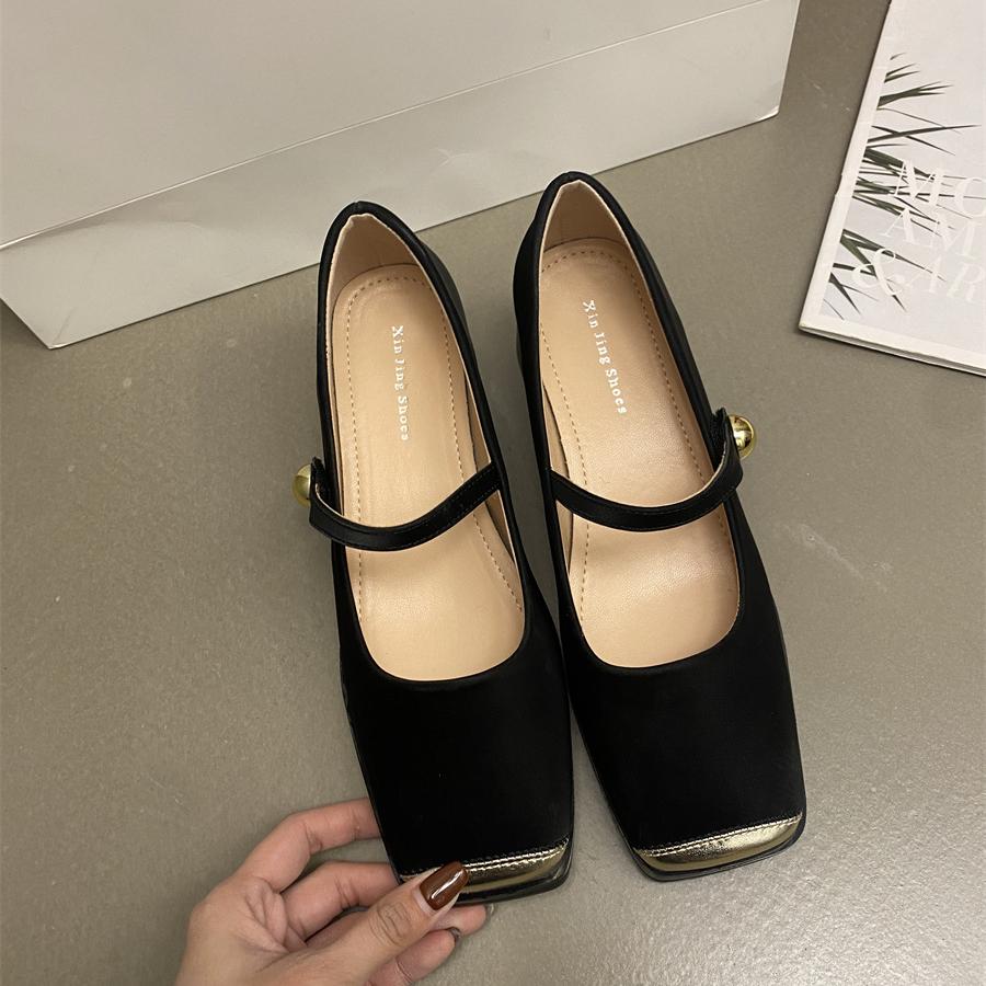 Женские туфли-лодочки Mary Jane на массивном блочном каблуке, удобные туфли-лодочки с квадратным закрытым носком и ремешком на щиколотке для женщин, туфли-лодочки Mary Jane на низком каблуке 40 чёрный
Женские туфли-лодочки Mary Jane на массивном блочном каблуке, удобные туфли-лодочки с квадратным закрытым носком и ремешком на щиколотке для женщин, туфли-лодочки Mary Jane на низком каблуке 40 чёрный