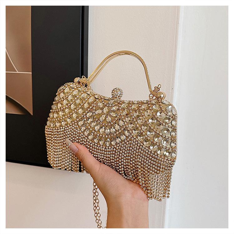Super Exquisite Diamonds Frame Handbags Gold Silver Hasp Chains Designer New Style Shoulder Bags for Women 2025 Fashion Party 20x10cm золотой
Super Exquisite Diamonds Frame Handbags Gold Silver Hasp Chains Designer New Style Shoulder Bags for Women 2025 Fashion Party 20x10cm золотой