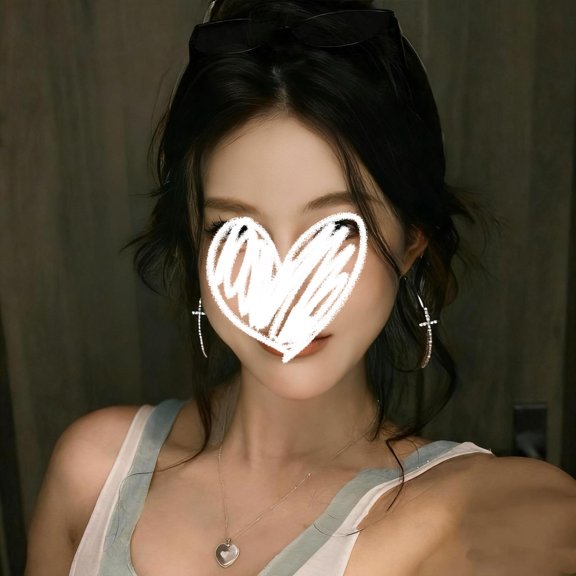 Exaggerated flash diamond cross plain ring large round ring cm earrings niche design high-end stud earrings show face small earrings
Exaggerated flash diamond cross plain ring large round ring cm earrings niche design high-end stud earrings show face small earrings