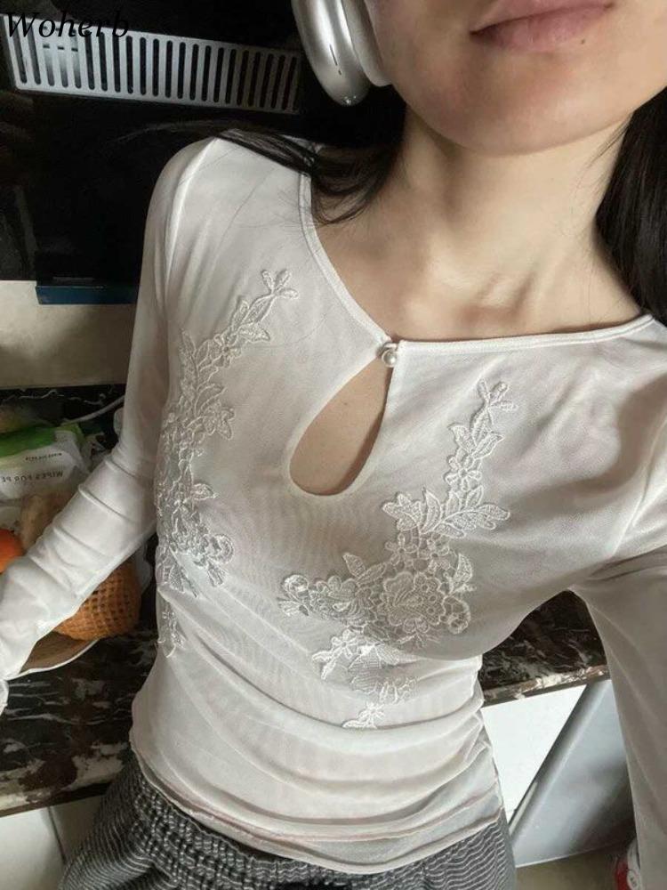 Летние сексуальные футболки для женщин, марлевые футболки с цветочной вышивкой, укороченные топы, модные корейские открытые футболки Y2k
Летние сексуальные футболки для женщин, марлевые футболки с цветочной вышивкой, укороченные топы, модные корейские открытые футболки Y2k