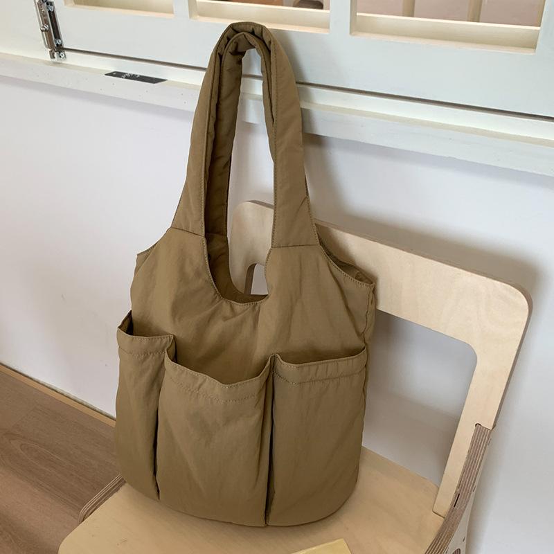 Shoulder underarm bag Large capacity tote bag Women s versatile nylon bag New pleated multi-pocket tote bag
Shoulder underarm bag Large capacity tote bag Women s versatile nylon bag New pleated multi-pocket tote bag