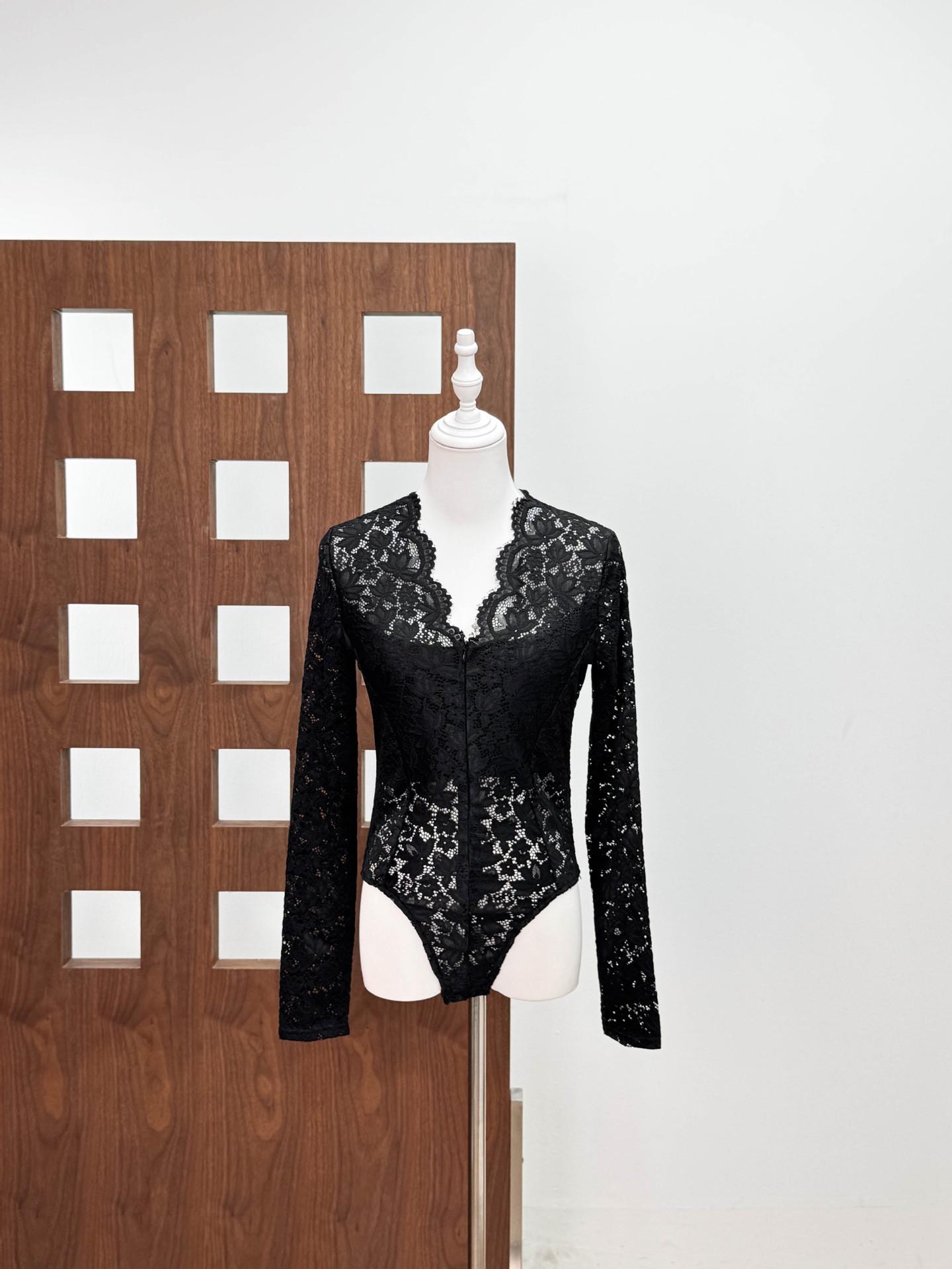 Autumn 2026 V-neck Lace Bodysuit: Women s Elegant Long Sleeve Zipper Top Small чорний
Autumn 2026 V-neck Lace Bodysuit: Women s Elegant Long Sleeve Zipper Top Small чорний