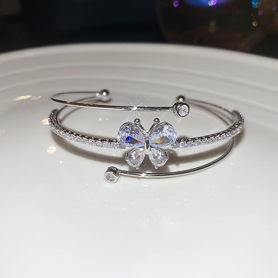 Women s Elegant 3-layer Blue Butterfly Open Bangle, Vintage-inspired Butterfly Design with Exquisite Details білий
Women s Elegant 3-layer Blue Butterfly Open Bangle, Vintage-inspired Butterfly Design with Exquisite Details білий