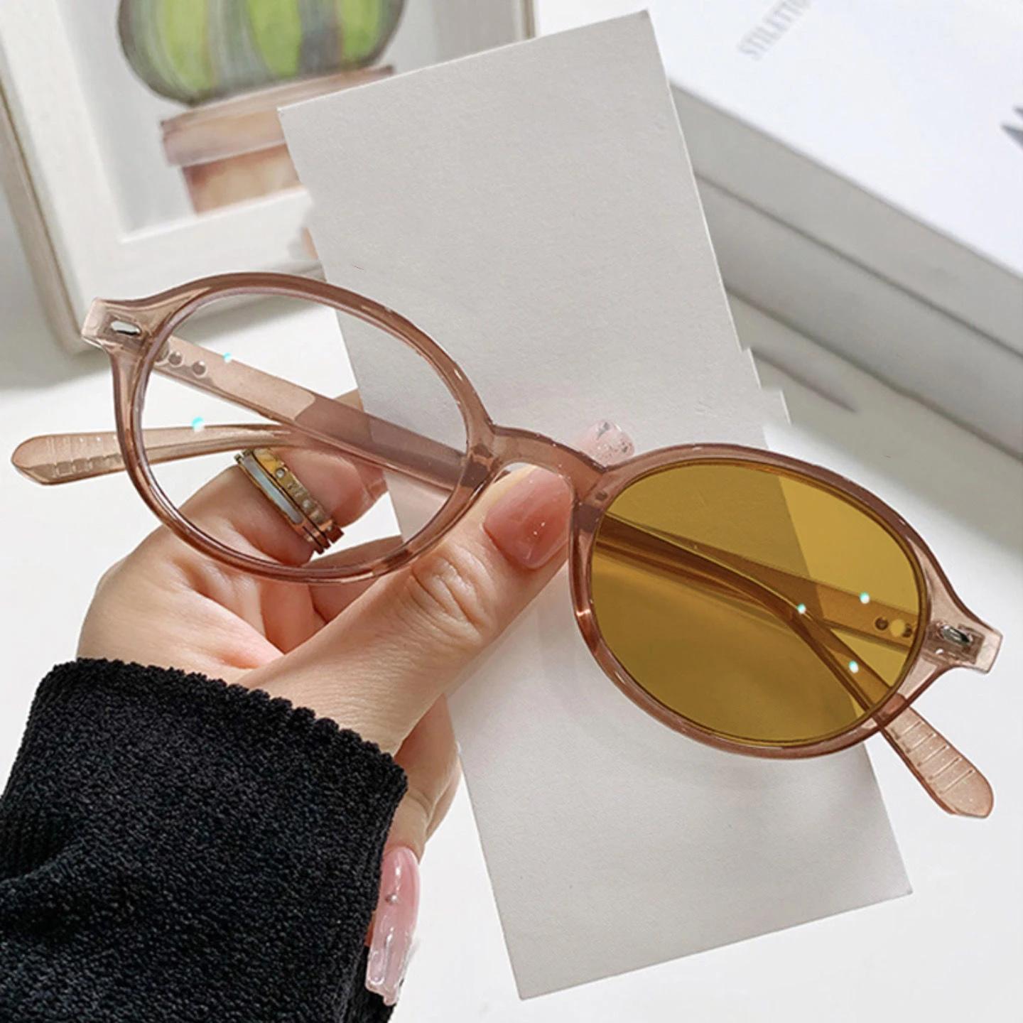 Trendy Vintage Color Changing Nearsighted Eyeglasses Women Oval Small Frame Minus Power Eyeglasses For Outdoor Use Color Changing Goggles -2.5
Trendy Vintage Color Changing Nearsighted Eyeglasses Women Oval Small Frame Minus Power Eyeglasses For Outdoor Use Color Changing Goggles -2.5