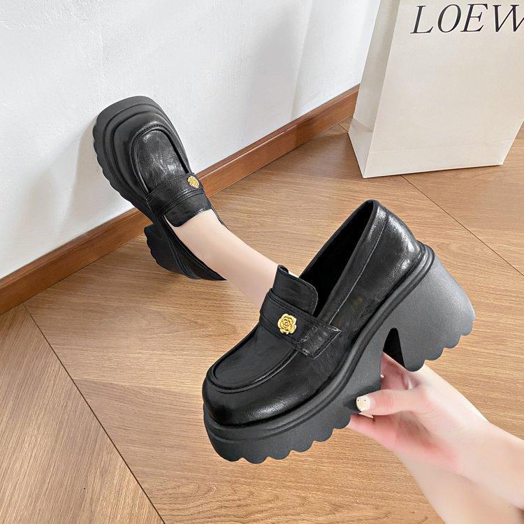 Loafers thick heel loafers women s 2025 spring new small single shoes high heel small leather shoes women 35 чёрный
Loafers thick heel loafers women s 2025 spring new small single shoes high heel small leather shoes women 35 чёрный