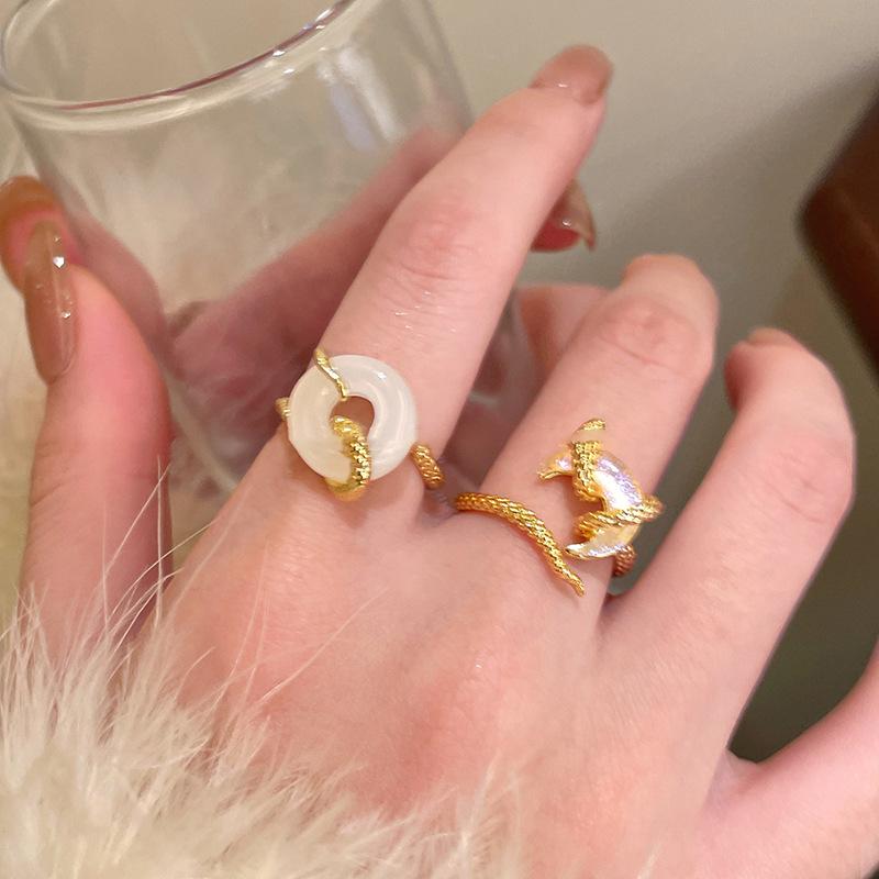 Golden Snake Wrap Safety Buckle Ring Women s 0 New Light Luxury Premium Versatile Ring Index Finger Ring
Golden Snake Wrap Safety Buckle Ring Women s 0 New Light Luxury Premium Versatile Ring Index Finger Ring