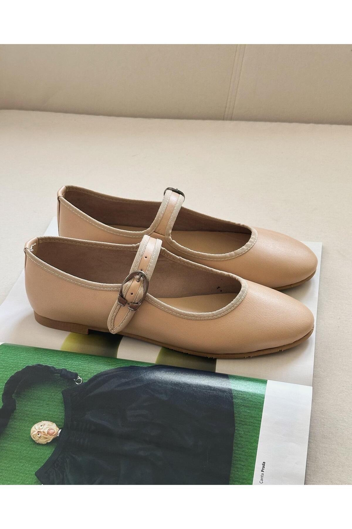 Women s Fashion Faux Leather Flat Heel Ballerinas Mary Jane Ballerina Ballerina Ballet Skin Skin Shoes 39
Women s Fashion Faux Leather Flat Heel Ballerinas Mary Jane Ballerina Ballerina Ballet Skin Skin Shoes 39