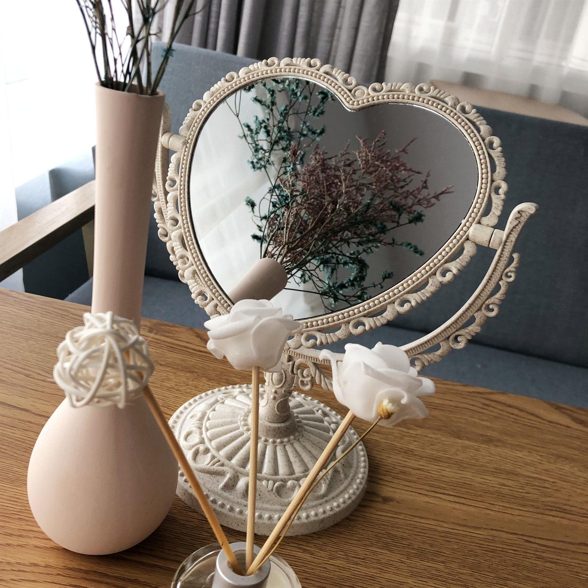 Oval Shaped Makeup Mirror Vintage European Style Makeup Mirror 360 Degree Rotating Swivel Desktop Makeup Mirror Home Decor Gift
Oval Shaped Makeup Mirror Vintage European Style Makeup Mirror 360 Degree Rotating Swivel Desktop Makeup Mirror Home Decor Gift