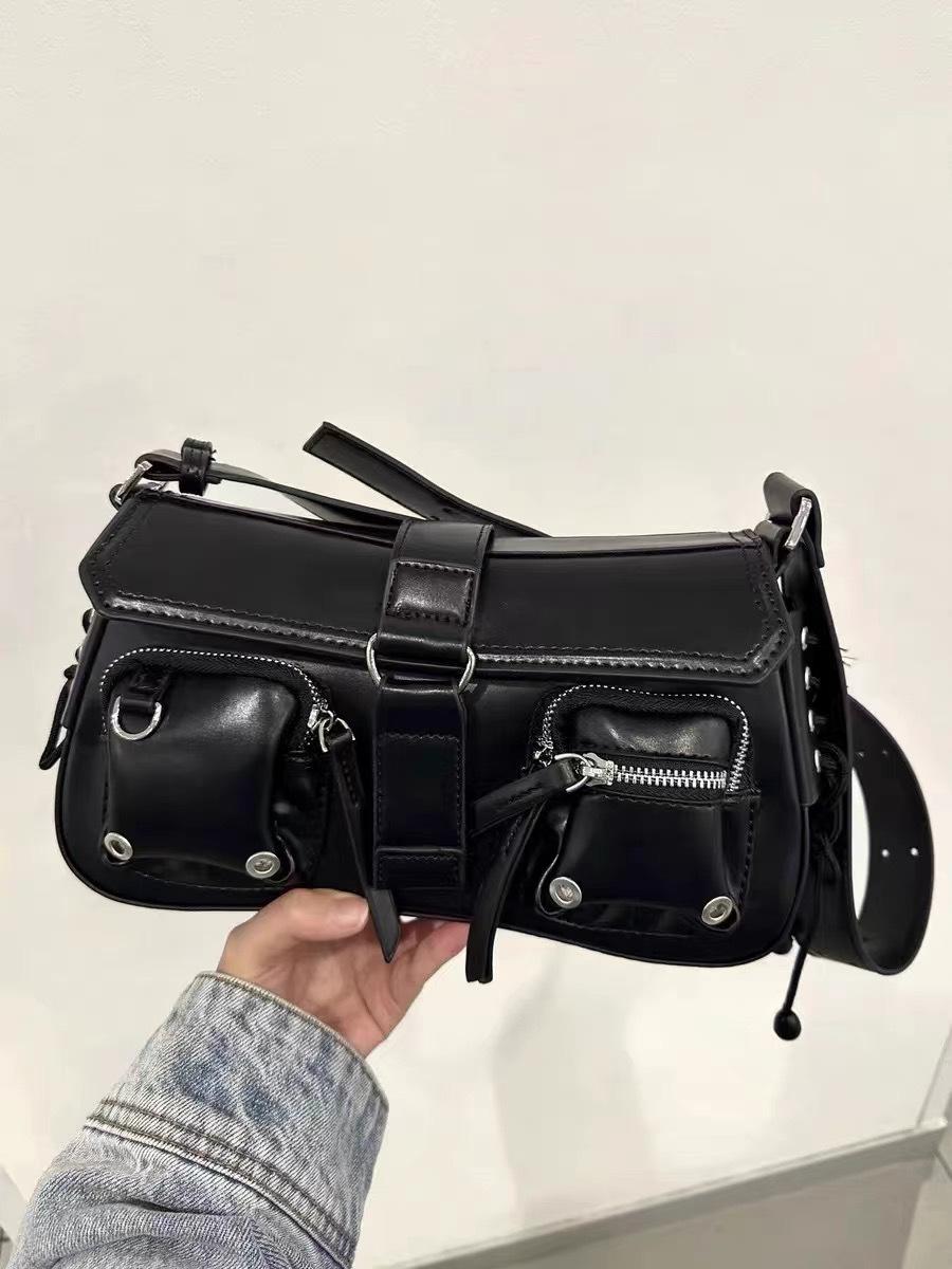 Texture trendy cool Spice Girl armpit baguette bag women 2025 new niche design locomotive bag versatile shoulder messenger bag чёрный
Texture trendy cool Spice Girl armpit baguette bag women 2025 new niche design locomotive bag versatile shoulder messenger bag чёрный