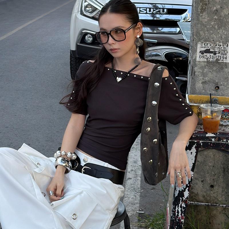 Street-style off-shoulder studded spicy girl tight T-shirt One Size темно-серого
Street-style off-shoulder studded spicy girl tight T-shirt One Size темно-серого