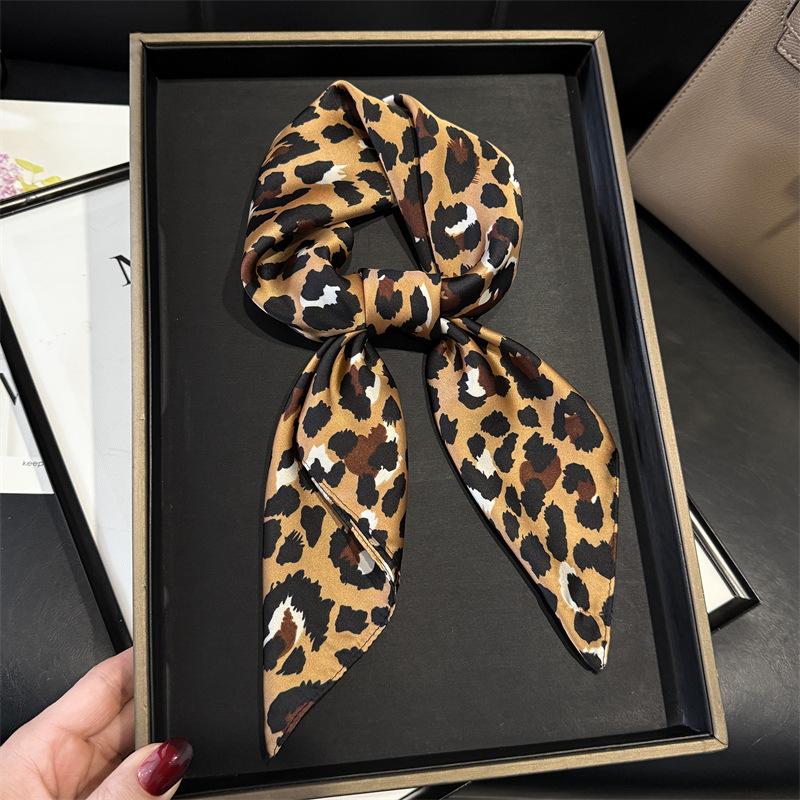Women s Scarf Luxury Hijab Square Turban Female Print Fashion Headscarf Shawl Wraps Neckerchief Bandana Headband Windproof Handk 70x70cm
Women s Scarf Luxury Hijab Square Turban Female Print Fashion Headscarf Shawl Wraps Neckerchief Bandana Headband Windproof Handk 70x70cm
