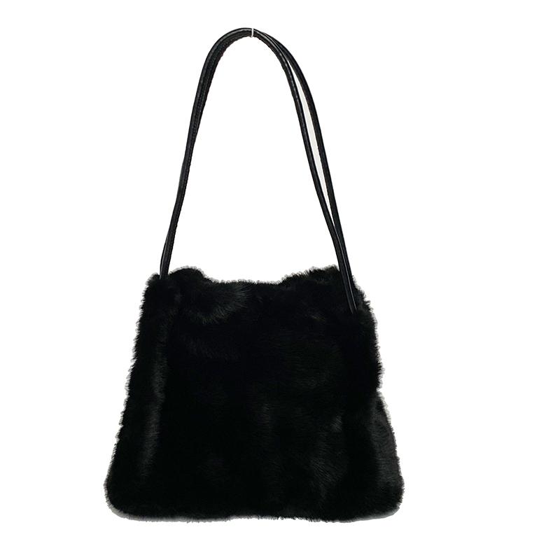 Monochromatic Feminine Shoulder Bags Stitching Line Velvet Bags High-Quality Interior Compartment Soft Fashion Quality
Monochromatic Feminine Shoulder Bags Stitching Line Velvet Bags High-Quality Interior Compartment Soft Fashion Quality
