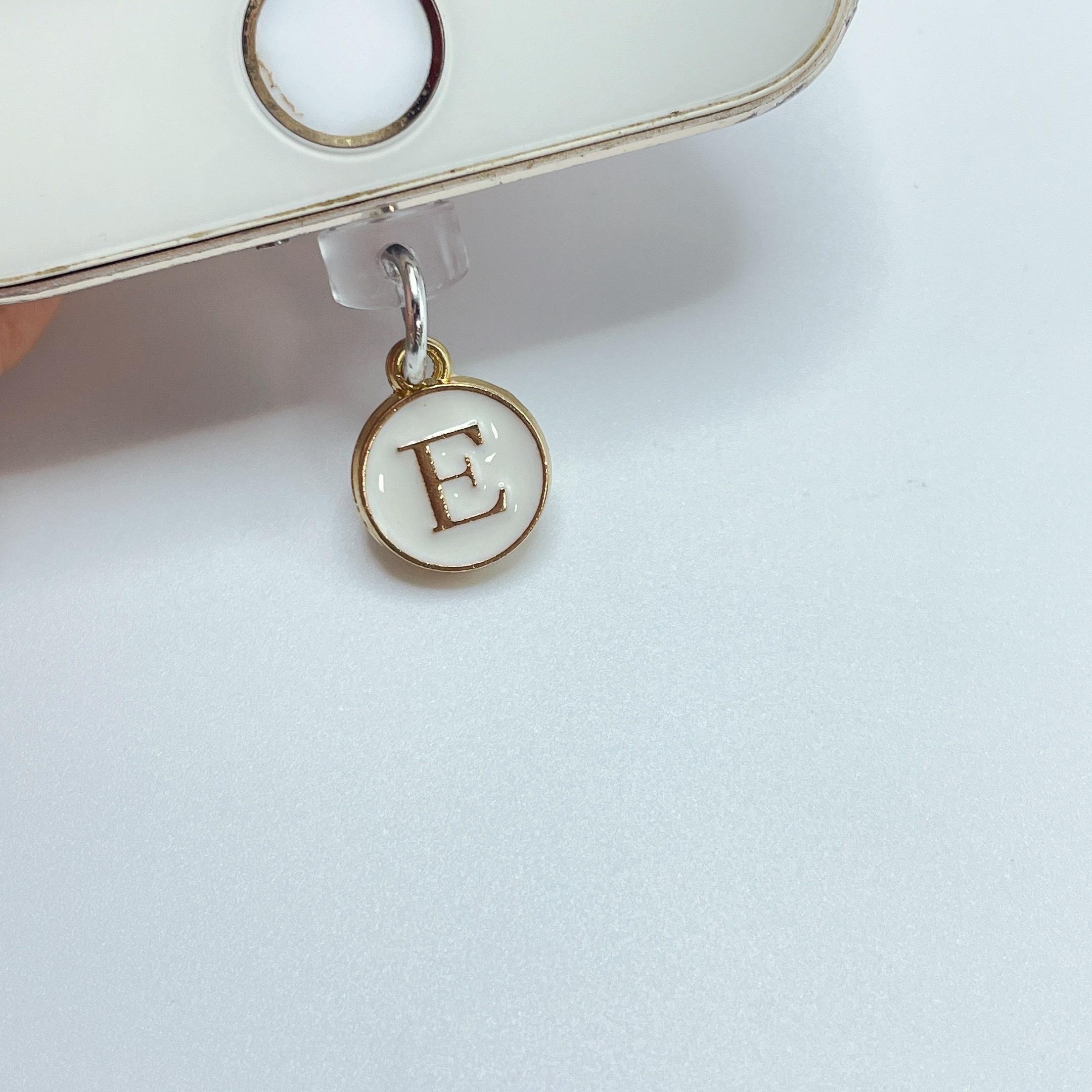 Заглушка від пилу для телефону - Металевий кулон з 26 білими англійськими літерами - Заглушка від пилу для гнізда телефону, прикраси для мобільного телефону For Type-C
Заглушка від пилу для телефону - Металевий кулон з 26 білими англійськими літерами - Заглушка від пилу для гнізда телефону, прикраси для мобільного телефону For Type-C