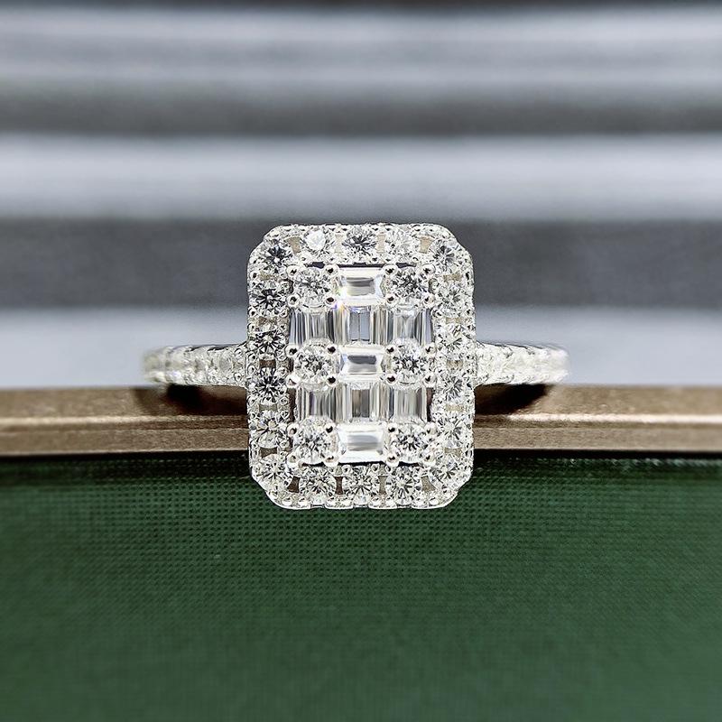 Lulu Tong European & American Double Row Zircon Diamond S925 Silver Women s Ring Size 5
Lulu Tong European & American Double Row Zircon Diamond S925 Silver Women s Ring Size 5