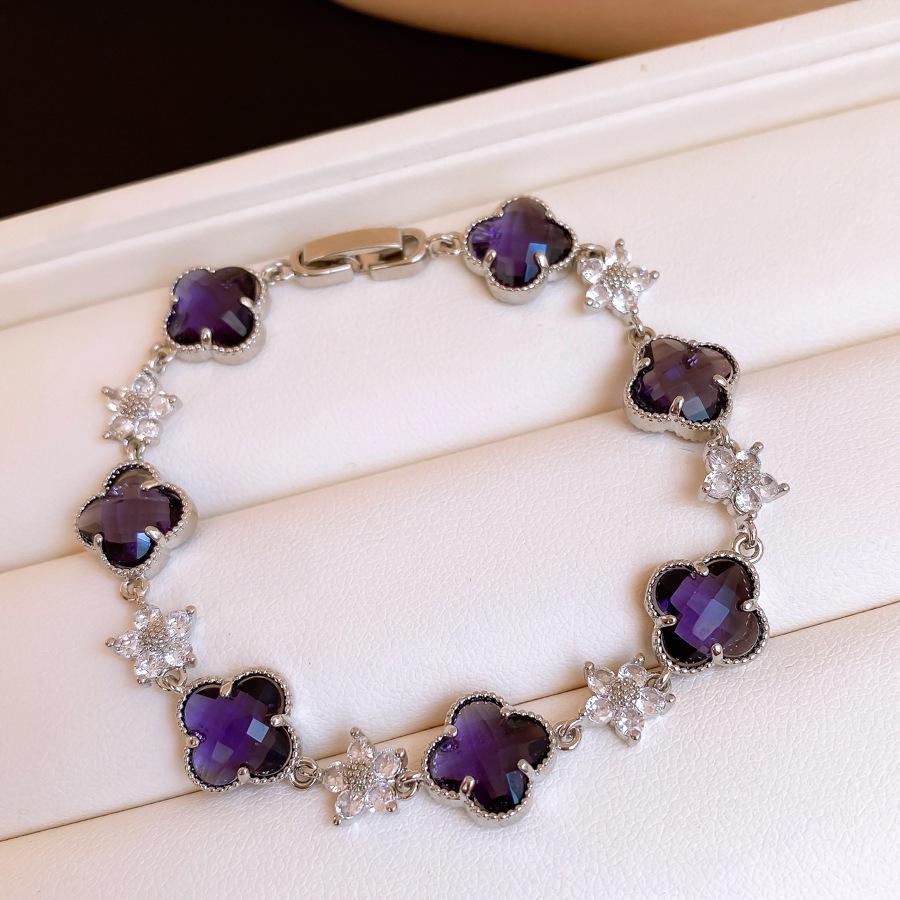 European and American zircon glass flower buckle bracelet, personalized exquisite design bracelet jewelry
European and American zircon glass flower buckle bracelet, personalized exquisite design bracelet jewelry