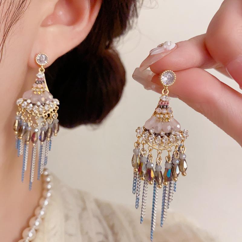 Модні сережки-краплі для жіночих прикрас різнокольоровий
Модні сережки-краплі для жіночих прикрас різнокольоровий