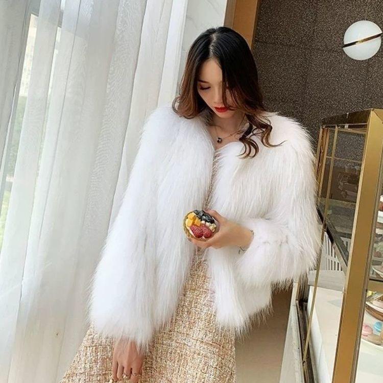Autumn and winter new imitation fur women s imitation mink coat slim and thin short long hair light plush women s clothing S белый
Autumn and winter new imitation fur women s imitation mink coat slim and thin short long hair light plush women s clothing S белый