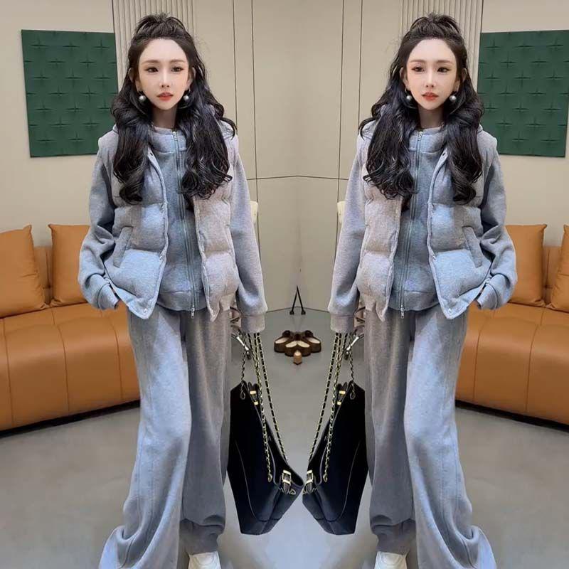 2025 Autumn/Winter Women s Three-Piece Set: Plus Velvet Hoodie, Wide-Leg Pants, and Cotton Vest S (suggested for 75-90 jin)
2025 Autumn/Winter Women s Three-Piece Set: Plus Velvet Hoodie, Wide-Leg Pants, and Cotton Vest S (suggested for 75-90 jin)