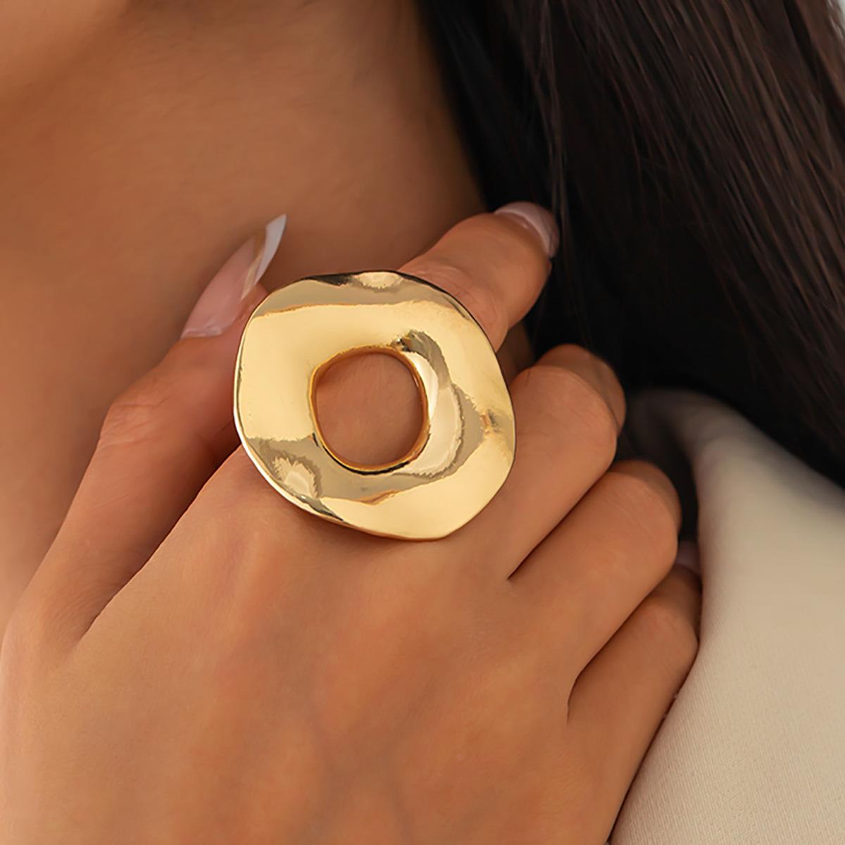 Jewelry Simple Temperament Hollow Geometric Round Personality Irregular Design Sense Niche Glossy Earrings
Jewelry Simple Temperament Hollow Geometric Round Personality Irregular Design Sense Niche Glossy Earrings