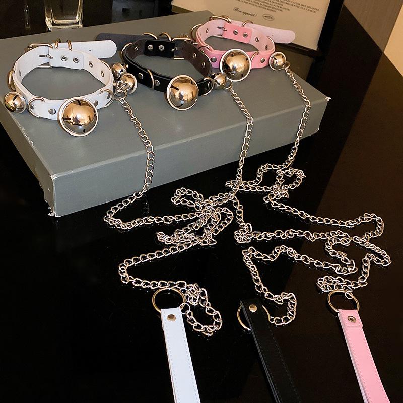 Personalized Leather Bell Chain Choker Necklace for Women - High-End Hip Hop Style Clavicle Accessory
Personalized Leather Bell Chain Choker Necklace for Women - High-End Hip Hop Style Clavicle Accessory