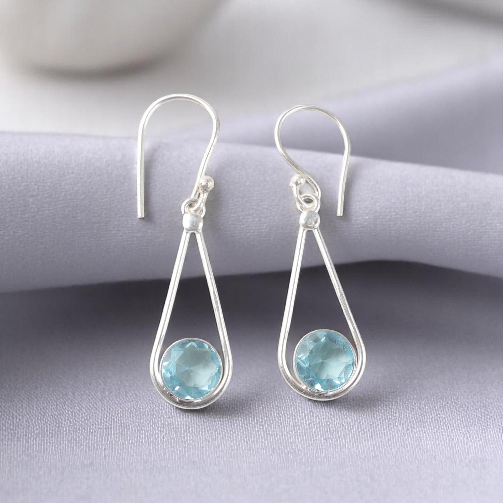 Sky Blue Topaz Gemstone 925 Sterling Silver Jewelry Handmade Hook Earrings 1.76 EE-126-9
Sky Blue Topaz Gemstone 925 Sterling Silver Jewelry Handmade Hook Earrings 1.76 EE-126-9